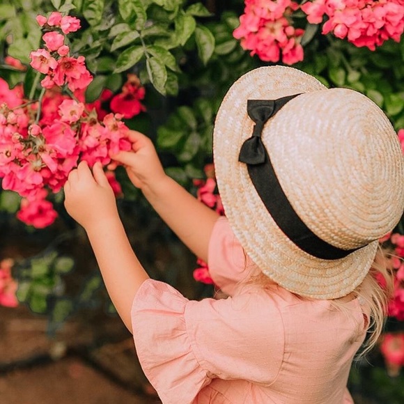 The OLLIE Straw Bow Hat - Picture 1 of 5